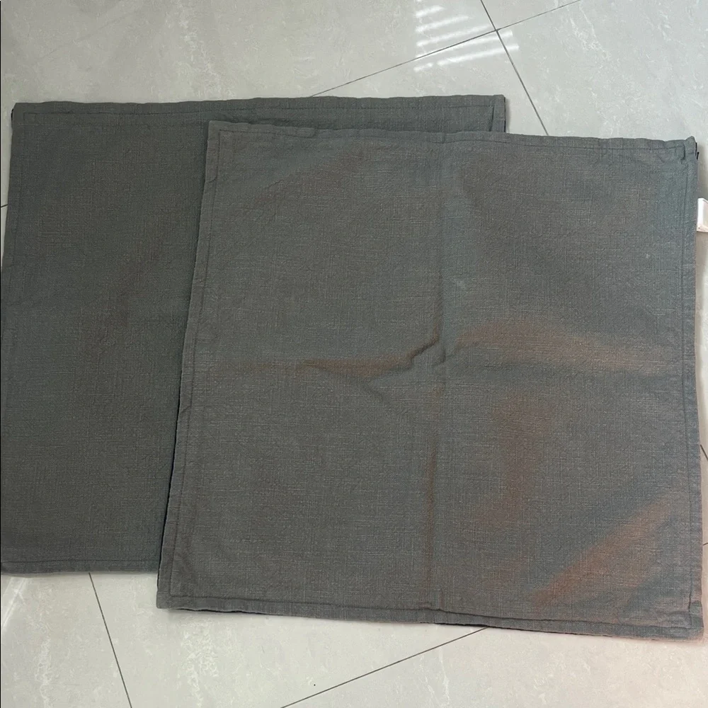 Pottery Barn Dual-Tone Gray and Black Pillow Cover - Picture 3 of 5